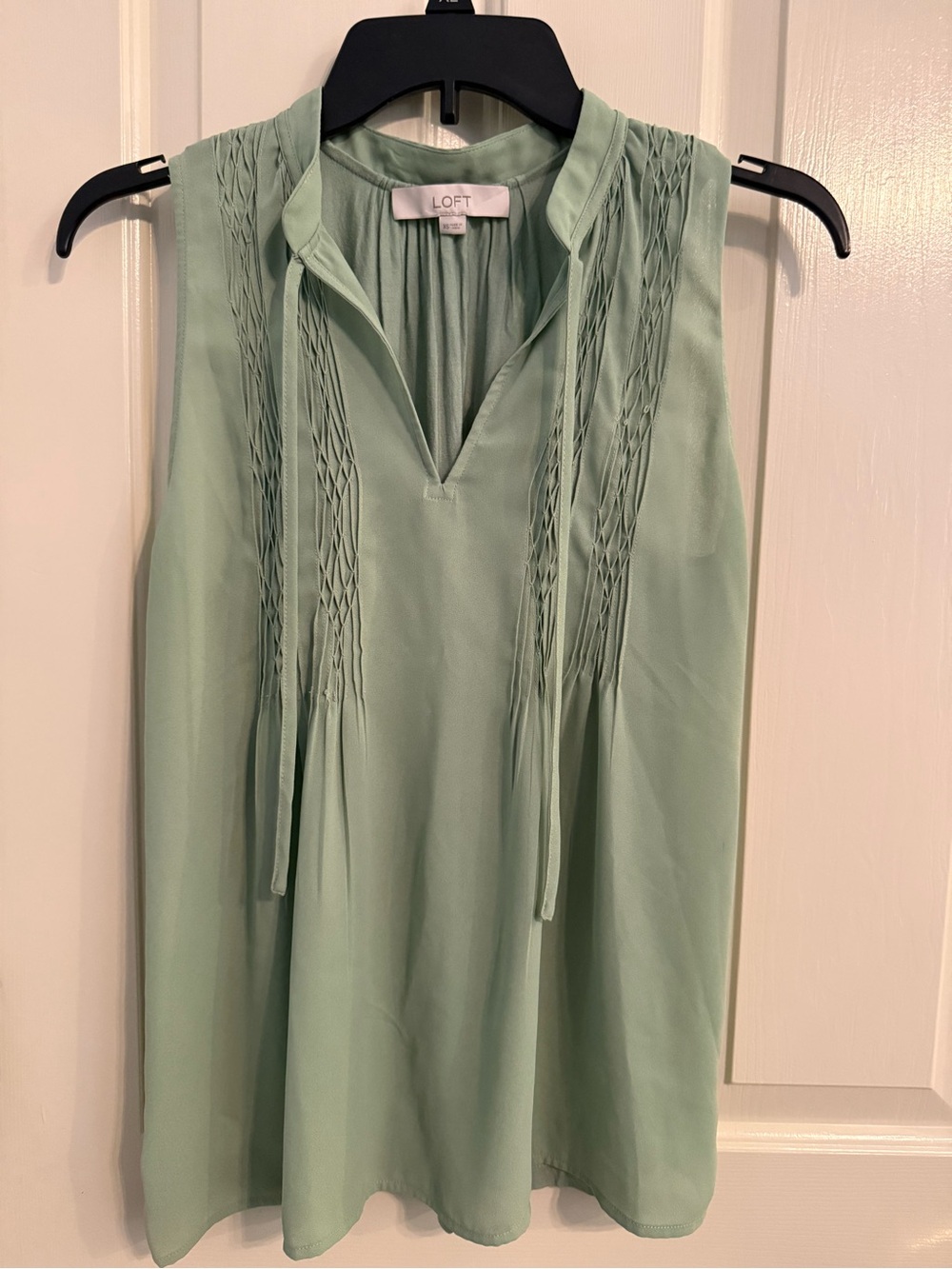 LOFT V-Neck Camisole tank top size xs